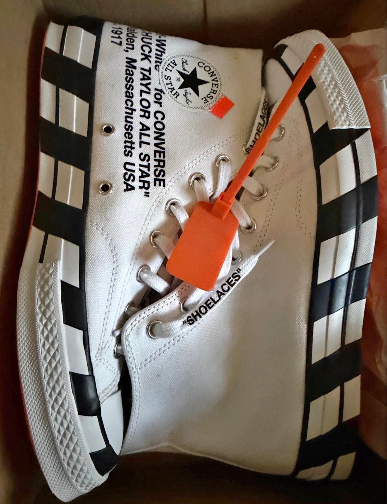 OFF WHITE NIKE BLAZERS SIZE 10