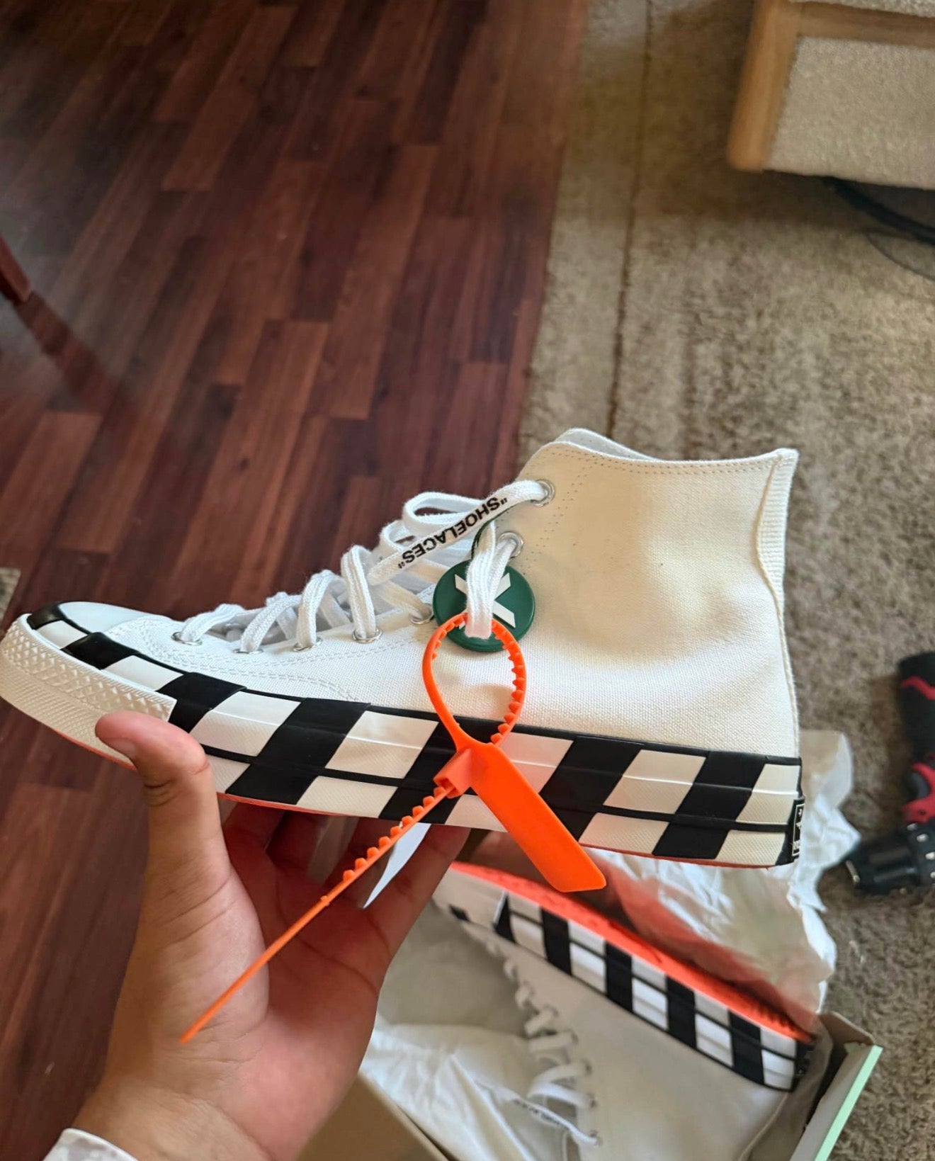 OFF WHITE NIKE BLAZERS SIZE 10